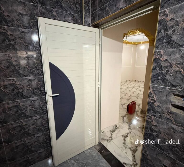 أبواب الحمامات باشكال جديده وعصريه 01063896615